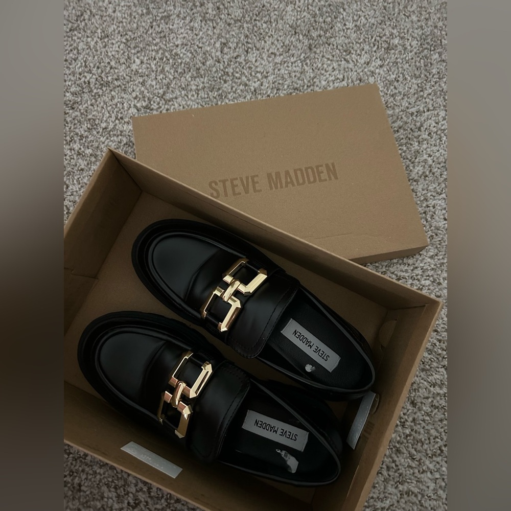 Steve Madden Black leather loafers with Gold Accents